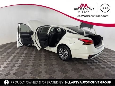 Certified 2023 Nissan Altima 2.5 SV image 16