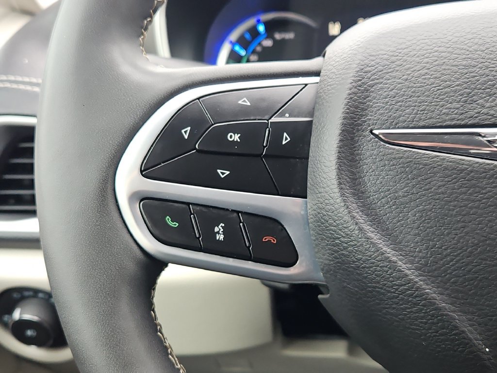Used 2024 Chrysler Pacifica Limited FWD image 27