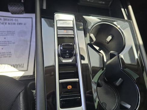 Used 2024 Volkswagen Atlas SE FWD image 23