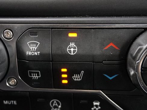 Used 2020 Jeep Gladiator Sport w/ Quick Order Package 24S image 32