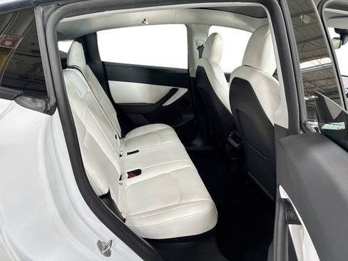 Certified 2022 Tesla Model Y Performance AWD/4WD image 11