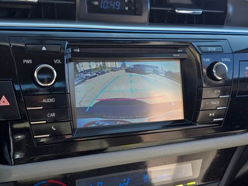 Used 2015 Toyota Corolla LE FWD image 21