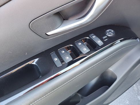 Used 2022 Hyundai Tucson Limited image 16