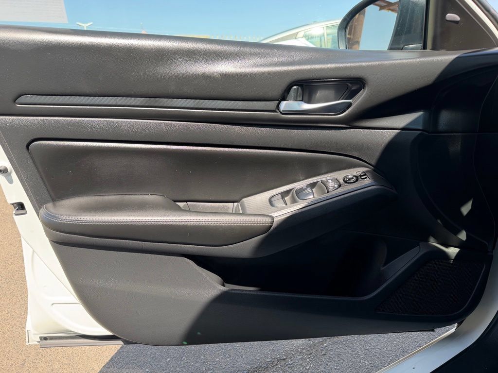 Certified 2024 Nissan Altima 2.5 SV FWD image 18