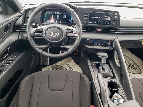 New 2025 Hyundai Elantra Sport image 19