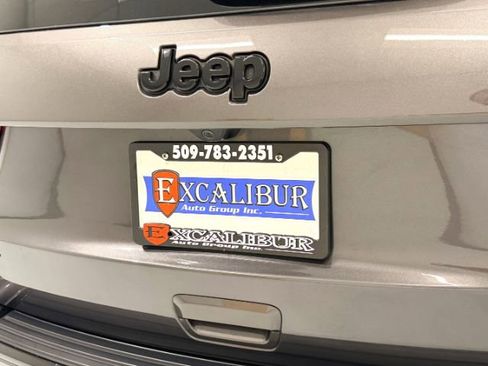 Used 2016 Jeep Grand Cherokee High Altitude AWD/4WD image 15