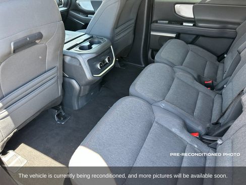 Used 2025 Ford Expedition Active AWD/4WD image 12