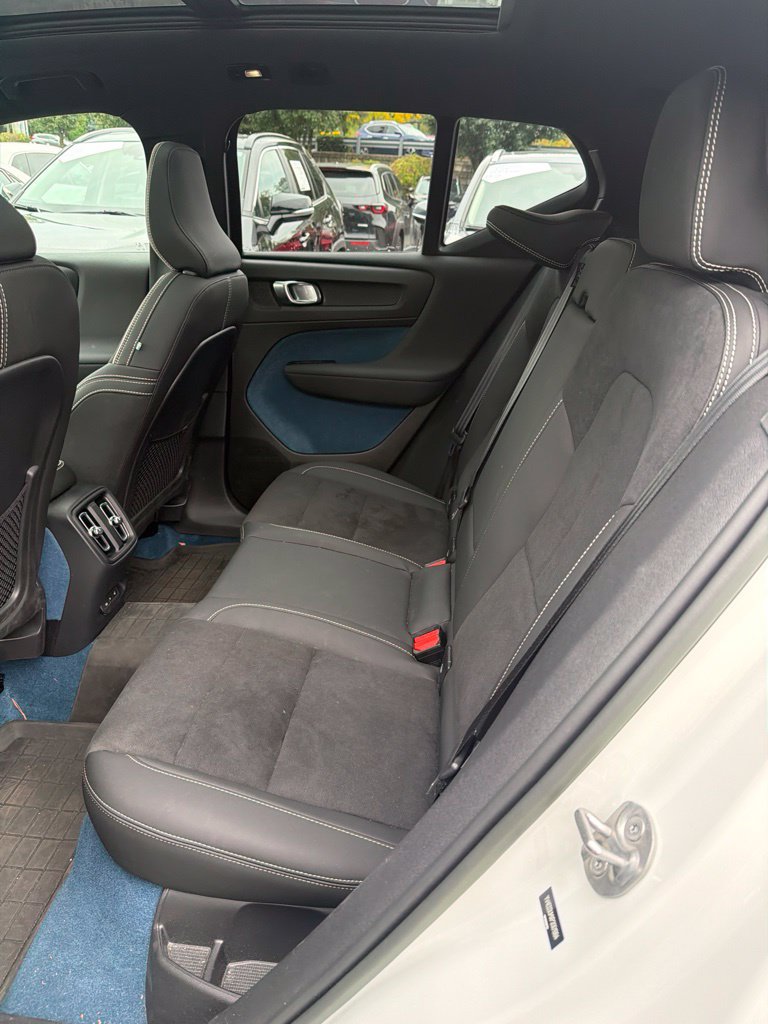 Used 2023 Volvo XC40 Recharge Ultimate AWD/4WD image 9