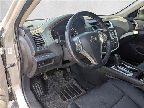 Used 2016 Nissan Altima 2.5 SR w/ LED Appearance Package FWD image 10