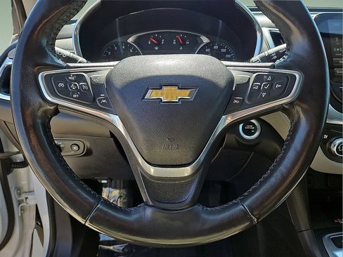 Used 2018 Chevrolet Equinox Premier FWD image 24