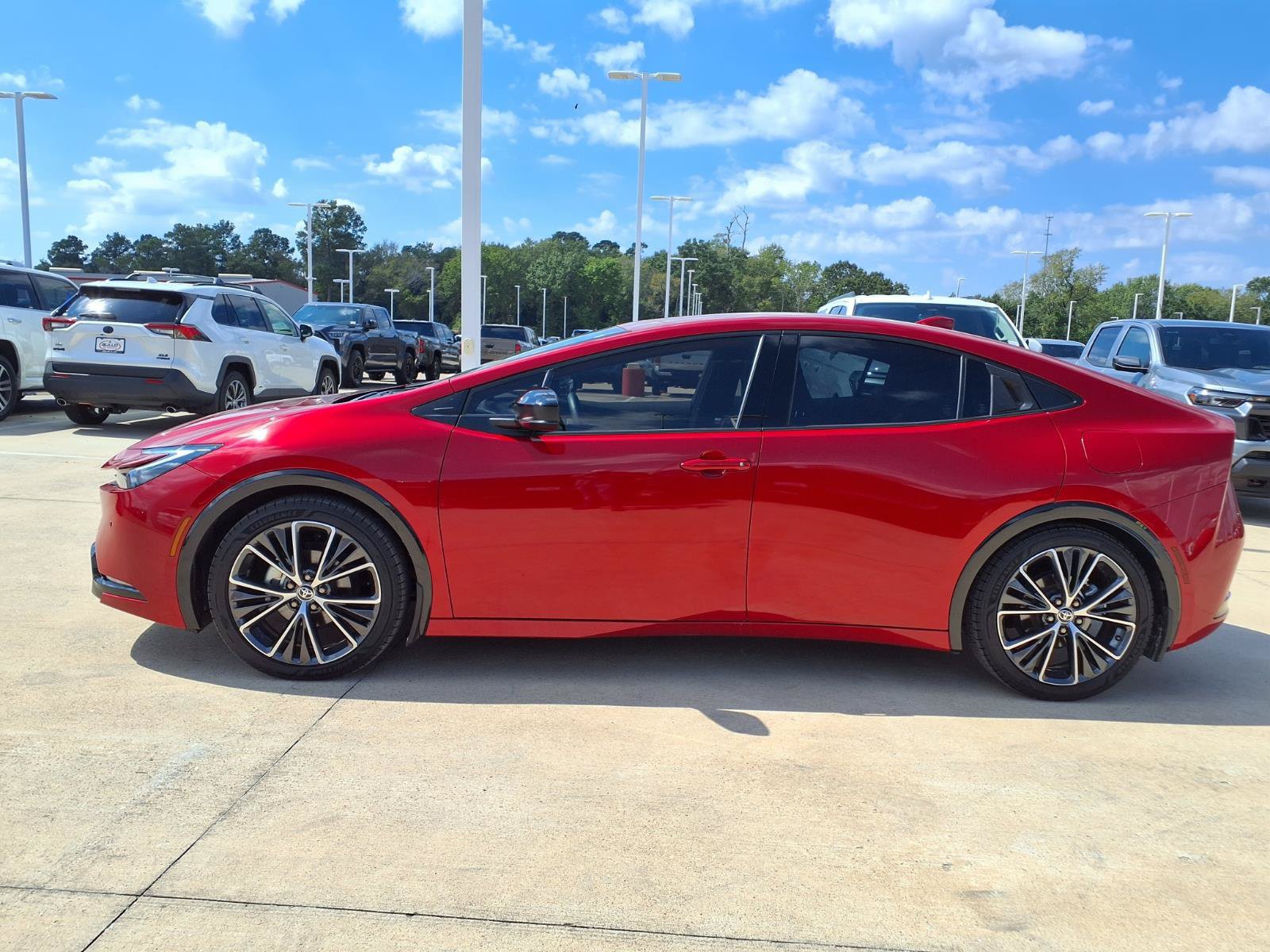 Certified 2024 Toyota Prius XLE FWD image 9