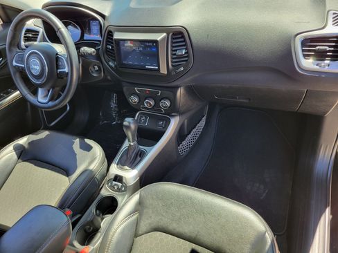 Used 2018 Jeep Compass Latitude image 14