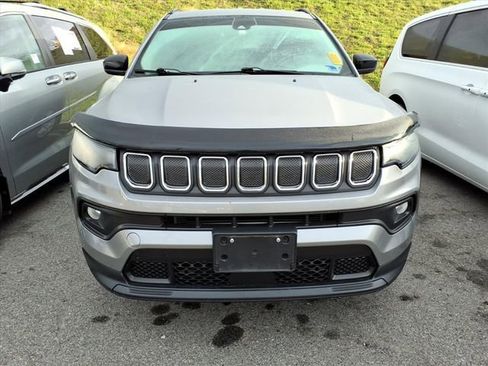 Used 2022 Jeep Compass Latitude image 12