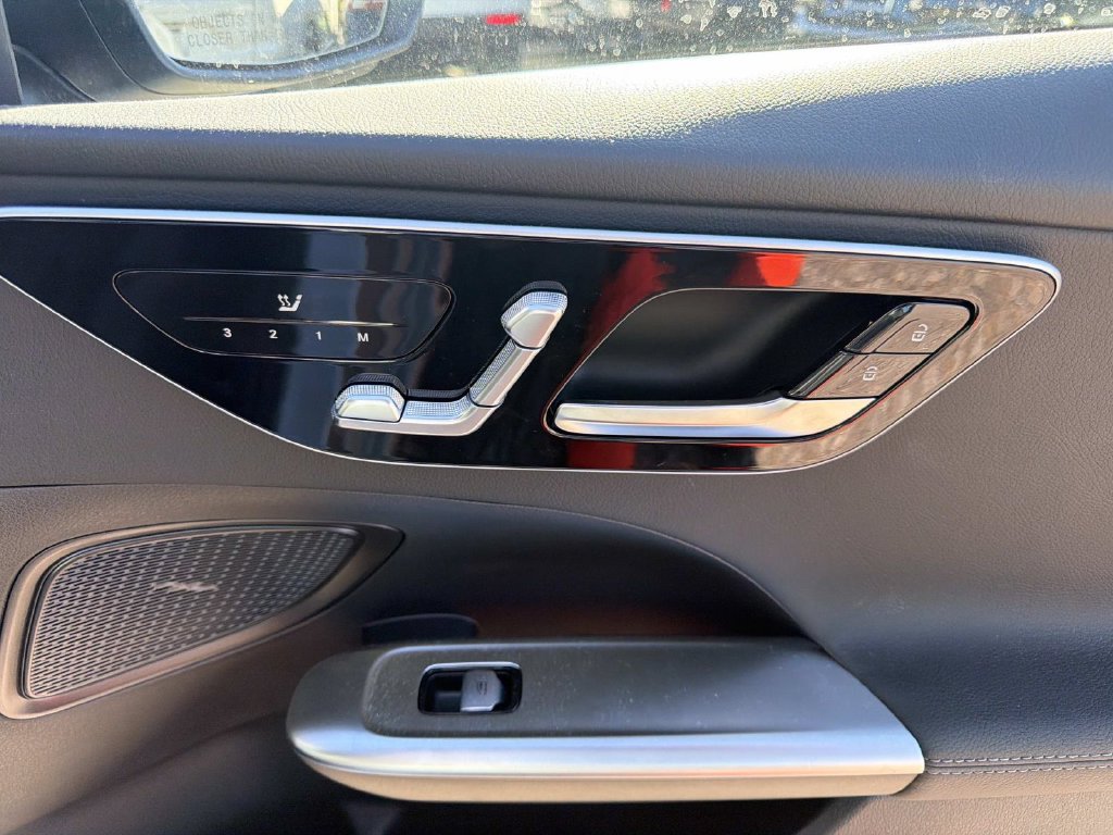 Used 2025 Mercedes-Benz C 300 Sedan image 15