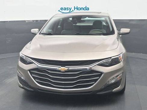 Used 2024 Chevrolet Malibu LT image 3