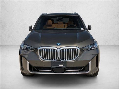 Used 2026 BMW X5 xDrive50e AWD/4WD image 2