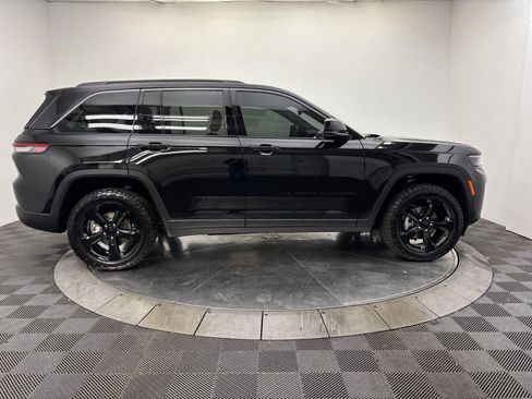 Used 2026 Jeep Grand Cherokee Limited w/ Limited Altitude Package AWD/4WD image 17