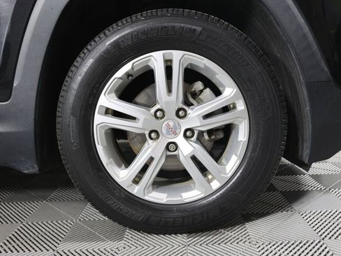 Used 2019 GMC Terrain SLE w/ LPO, Cargo Package image 6