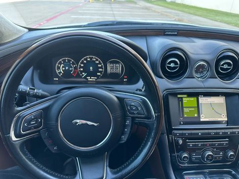 Used 2017 Jaguar XJ L Portfolio image 39