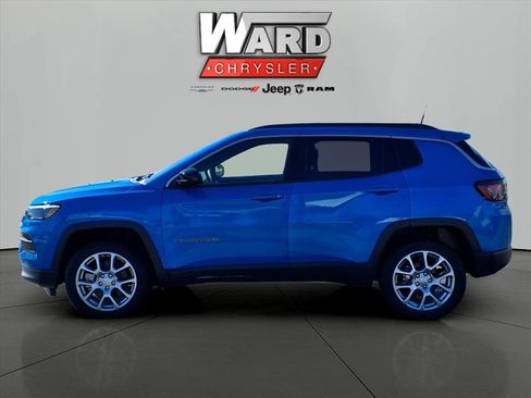 New 2024 Jeep Compass Latitude w/ Sun and Sound Group image 6