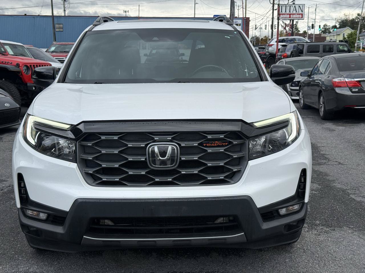 Used 2023 Honda Passport TrailSport image 2