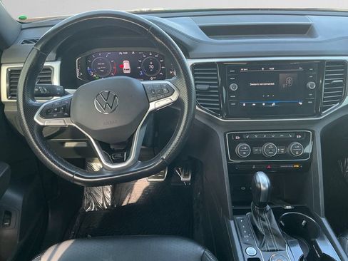Used 2022 Volkswagen Atlas Cross Sport SEL R-Line AWD/4WD image 10