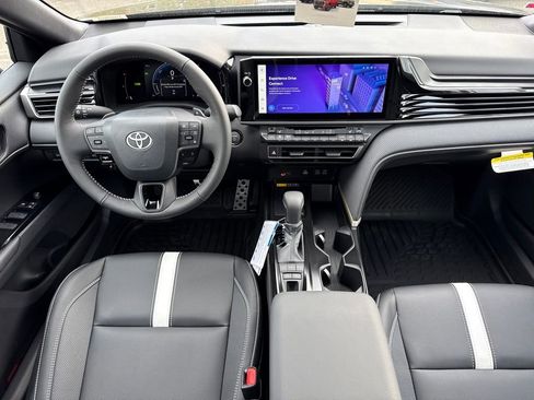 New 2026 Toyota Camry Hybrid image 17
