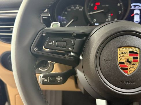 New 2025 Porsche Macan image 37