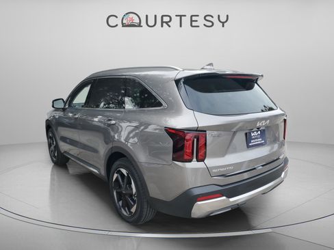 Certified 2025 Kia Sorento EX w/ EX Panoramic Sunroof Package image 2