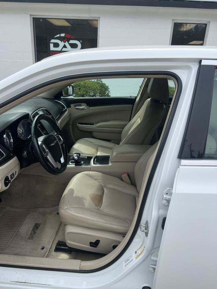 Used 2013 Chrysler 300 AWD w/ Driver Convenience Group image 7