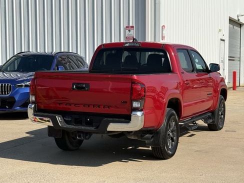 Used 2022 Toyota Tacoma SR5 RWD image 4