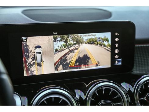 Certified 2022 Mercedes-Benz GLB 250 image 21