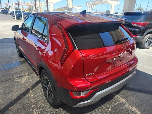 Used 2025 Kia Niro LX FWD image 9