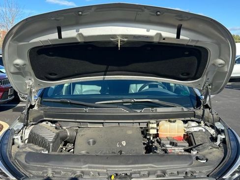 Used 2018 Buick Enclave Essence image 15