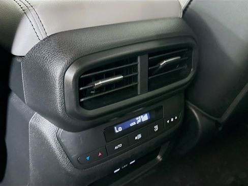 Used 2024 Honda Pilot EX-L image 19