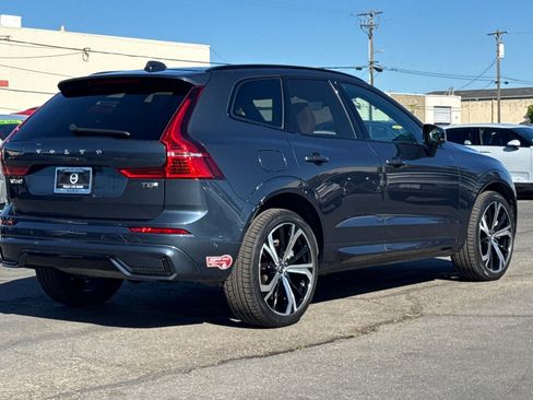 Certified 2025 Volvo XC60 T8 Ultra w/ Climate Package AWD/4WD image 2