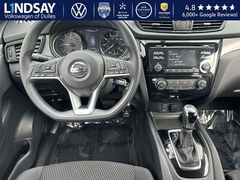 Used 2018 Nissan Rogue Sport S image 9