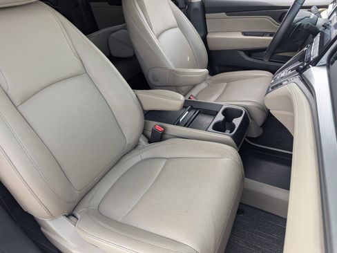 Used 2024 Honda Odyssey EX-L image 11