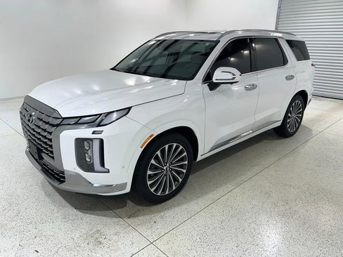 Used 2025 Hyundai Palisade Calligraphy FWD image 1