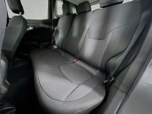 Used 2019 Jeep Renegade Sport image 24