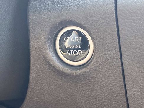 Used 2025 Nissan Frontier SV w/ SV Convenience Package image 21