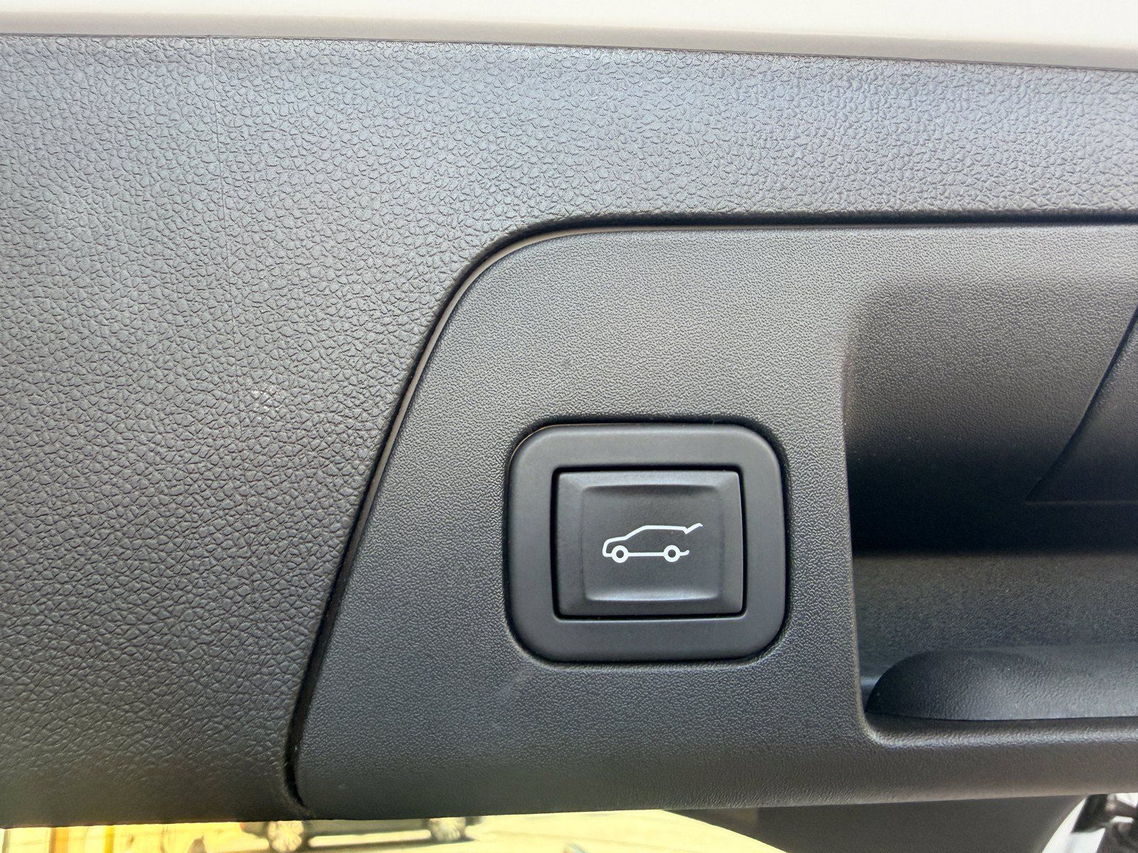 Used 2025 Buick Envision Avenir AWD/4WD image 32