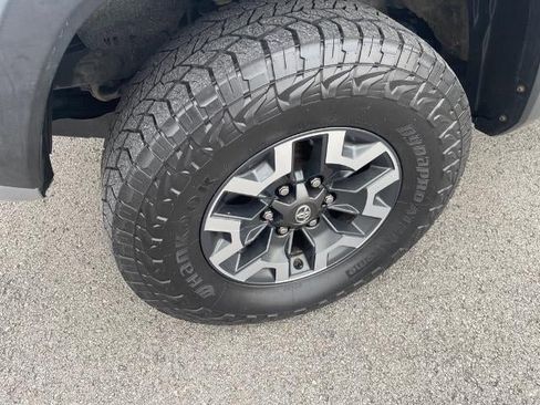 Used 2017 Toyota Tacoma SR5 image 6