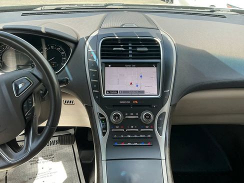 Used 2017 Lincoln MKX Reserve AWD/4WD image 21
