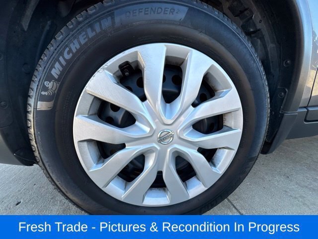 Used 2016 Nissan Rogue S w/ Appearance Package AWD/4WD image 10