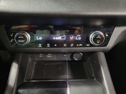 Used 2022 Mitsubishi Outlander SE AWD/4WD image 18