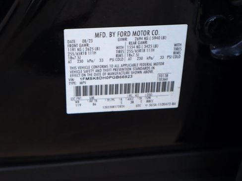 Used 2023 Ford Explorer XLT AWD/4WD image 29