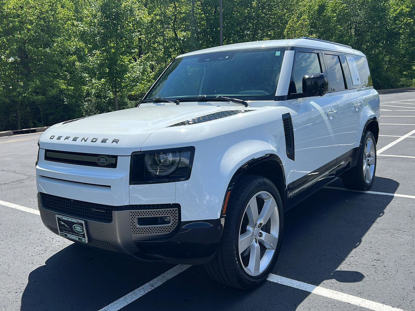Certified 2023 Land Rover Defender 130 X-Dynamic SE AWD/4WD image 1
