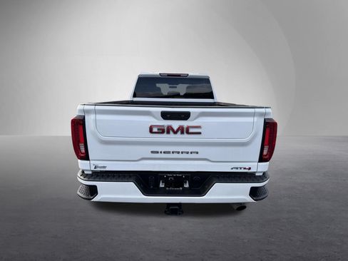 Used 2022 GMC Sierra 2500 AT4 AWD/4WD image 4