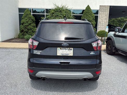 Used 2018 Ford Escape SE w/ SE Sync 3 Package AWD/4WD image 5